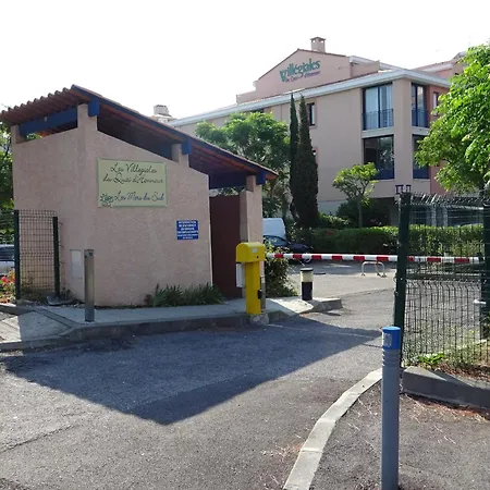 T3 Avec Terrasse Et Parking A - Fr-1-732-20 *