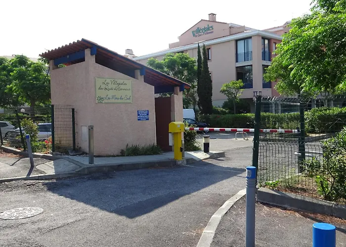 T3 Avec Terrasse Et Parking A - Fr-1-732-20 *